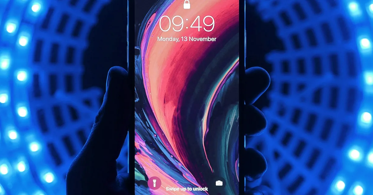 애플 iPhone Duo 공개…여권형 폴더블·7.6인치·시작가 1,999달러입니다